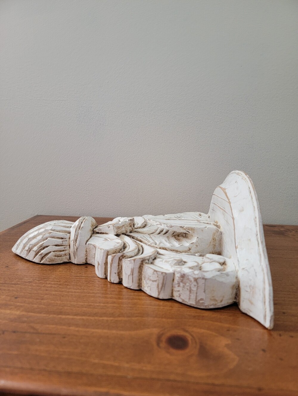 Vintage Carved Wood Distressed Chippy White Bracket Shelf Corbel Scrolling Leaf - Picture 4 of 13